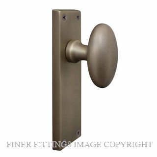 WINDSOR 5179 RB KNOB OVAL PLATE PASSAGE HANDLE SET ROMAN BRASS