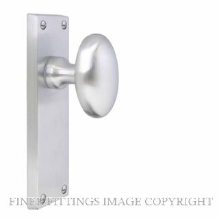WINDSOR 5179 SC KNOB OVAL PLATE PASSAGE HANDLE SET SATIN CHROME
