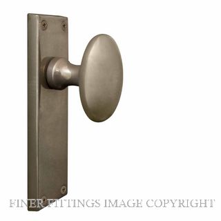 WINDSOR 5179 NB KNOB OVAL PLATE PASSAGE HANDLE SET NATURAL BRONZE