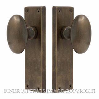 WINDSOR 5179 OR CAMDEN KNOB OVAL PLATE PASSAGE HANDLE SET OIL RUBBED BRONZE