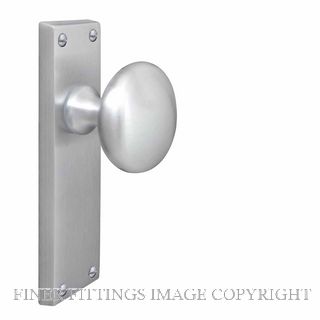 WINDSOR 3002 SC VICTORIAN KNOB LATCH SATIN CHROME