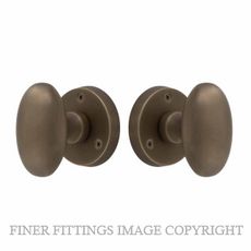 WINDSOR 5071-5072 OVAL KNOB ON ROSE ROMAN BRASS