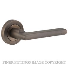 IVER 9211 BALTIMORE LEVER ON ROSE SIGNATURE BRASS