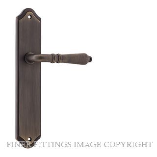 IVER 10712 SB SARLAT SHOULDERED LATCH SIGNATURE BRASS