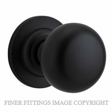 IVER 0203 CAMBRIDGE KNOB ON ROSE MATT BLACK