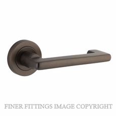 IVER 20781 BALTIMORE RETURN ROUND ROSE HANDLES SIGNATURE BRASS