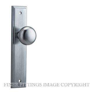 IVER 12340 CAMBRIDGE KNOB ON STEPPED PLATE BRUSHED CHROME