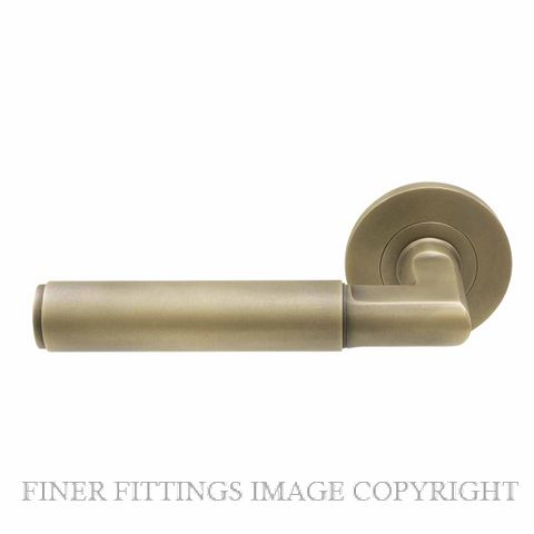 WINDSOR 8401 - 8470 RB LUMINA PLAIN LEVER ON ROSE ROMAN BRASS