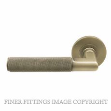 WINDSOR 8411 - 8471 RB LUMINA DIAMOND KNURL LEVER ON ROSE ROMAN BRASS