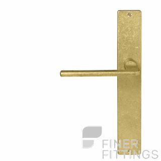 WINDSOR 8215 - 8300 RLB CHALET LEVER ON PLATE RUMBLED BRASS