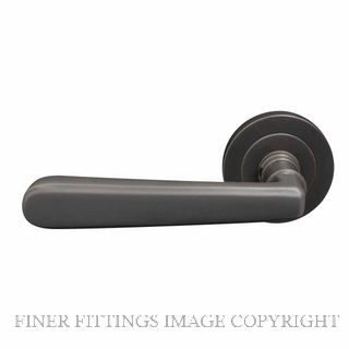 WINDSOR 8231 DRB VILLA 52MM ROUND ROSE HANDLES DARK ROMAN BRASS