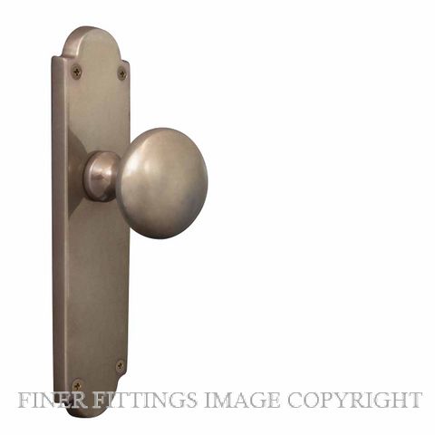 WINDSOR 3003-3019 VICTORIAN KNOB HANDLES NATURAL BRONZE
