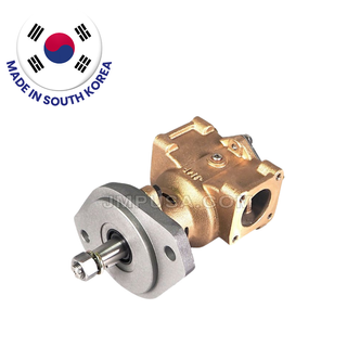 John Deere Water Pump - John Deere RE515657