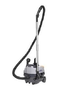 NILFISK BATTERY VACUUM CLEANER