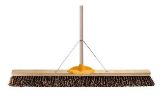 OATES BASSINE BROOM WITH HANDLE & BRACKET 900mm164694