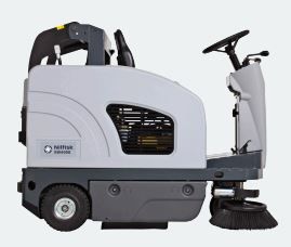 NILFISK SW4000 MID SIZED RIDE ON SWEEPER