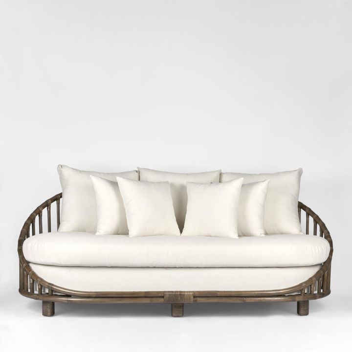 Olu bamboo round clearance patio daybed with cushions