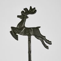 Deer Extendable Wreath Stand Black