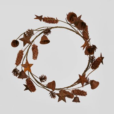 Canter Rusty Wreath