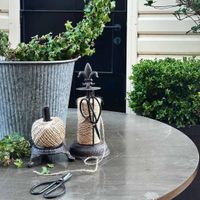 Fleur De Lys String Holder