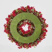 Fine Red Berry & Boxwood Wreath