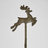 Deer Extendable Wreath Stand Brown