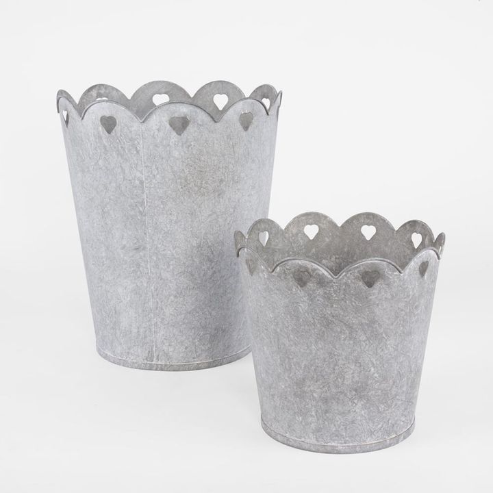 Scalloped Planter With Hearts Set of Two