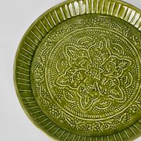 Embossed Enamel Round Tray Green