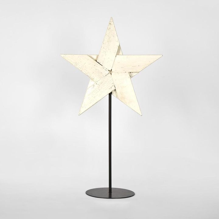 St Malo Star on Stand