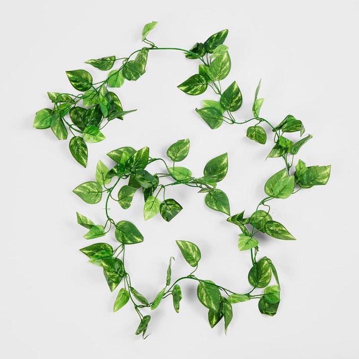 Pothos Leaf Garland Green