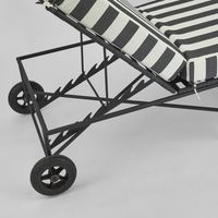 Sheffield Sunlounge Outdoor with B/W Stripe Cushion