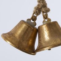 Antique Gold Bell Cluster