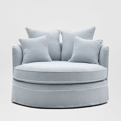 Noosa Hamptons Snuggle Chair Beach with white piping