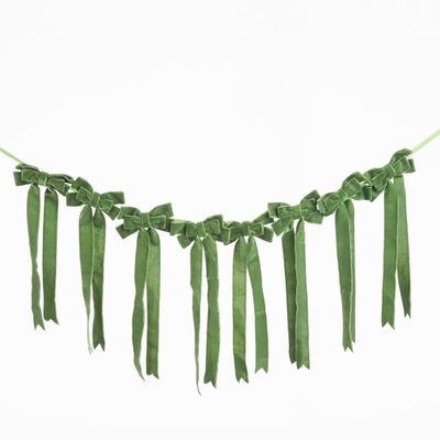 Verdant Velvet Bow Garland Green
