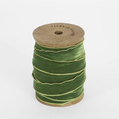 Velvet Ribbon Roll w. Gold Trim Olive Green 20mm x 10m