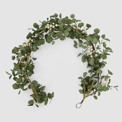 Eucalyptus White Berry Garland