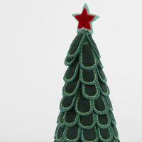 Scallop Leaf Cone Tree Green w Red Star
