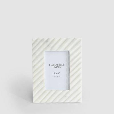 Cici Linea Frame 4 x 6" Opal White Marble