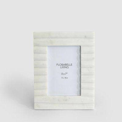Cici Ribbed Frame 5 x 7" Marble