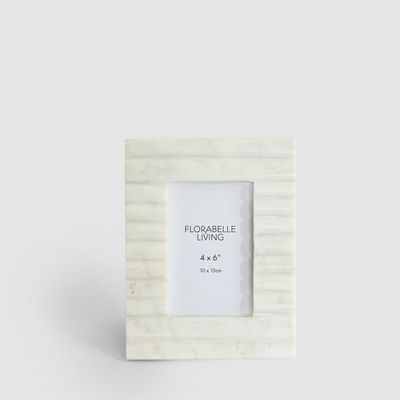 Cici Ribbed Frame 4 x 6" Marble