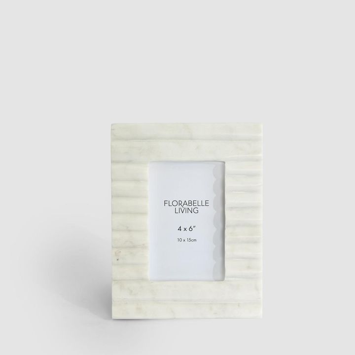 Cici Ribbed Frame 4 x 6" Marble