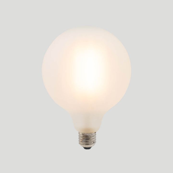 G125 LED Filament - Porcelain Frosted - 8W E27 2700k