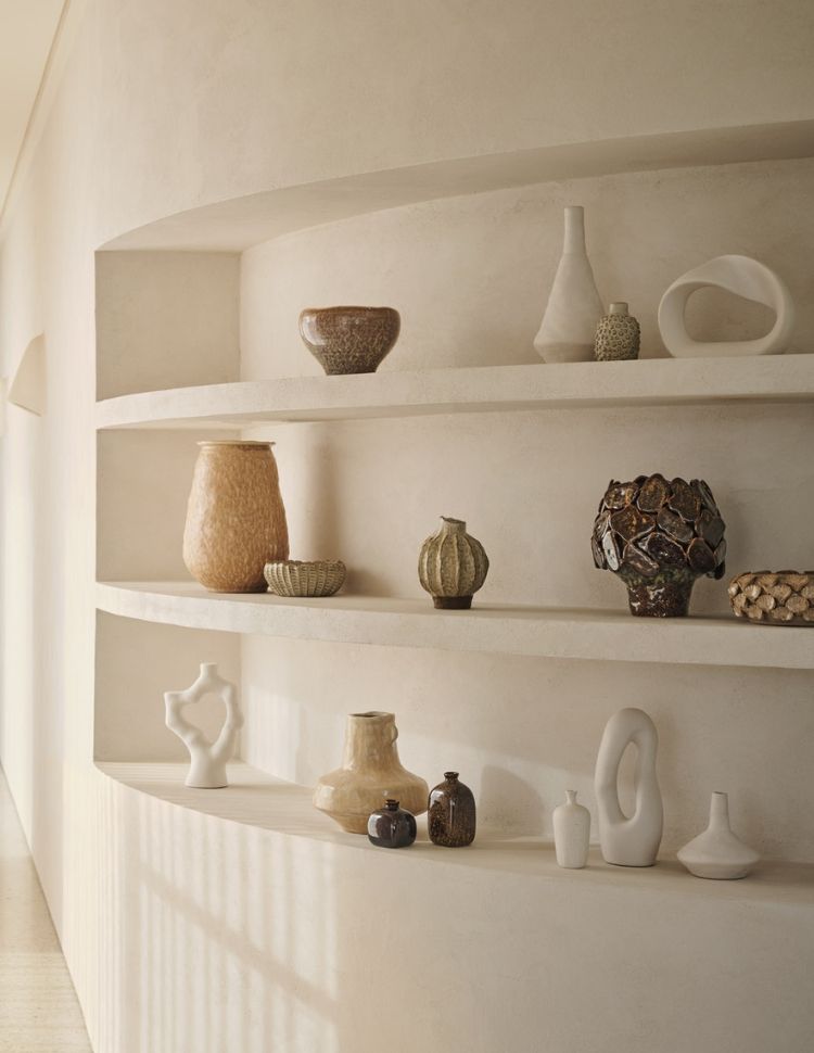 <span>SPRING SUMMER 2026</span><h2>ART OF THE VASE</h2><a href='#' class='btn'>Explore</a>