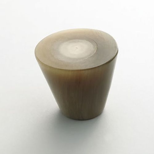 NATURAL CATTLE HORN KNOB PROJ 28MM WIDTH 30MM MOOD