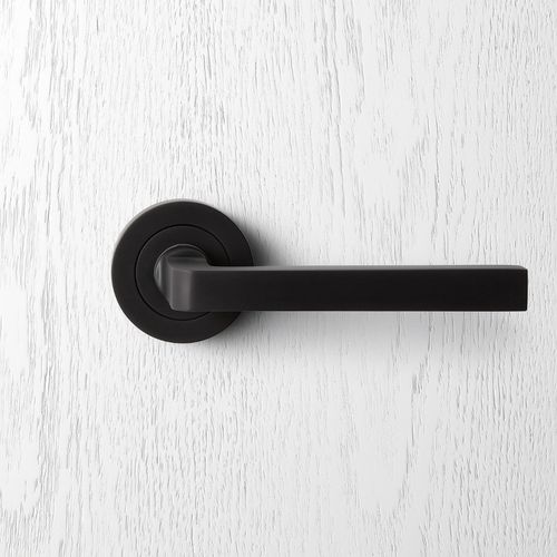 DOOR HANDLE ON ROSE BLACK OPAQUE PM