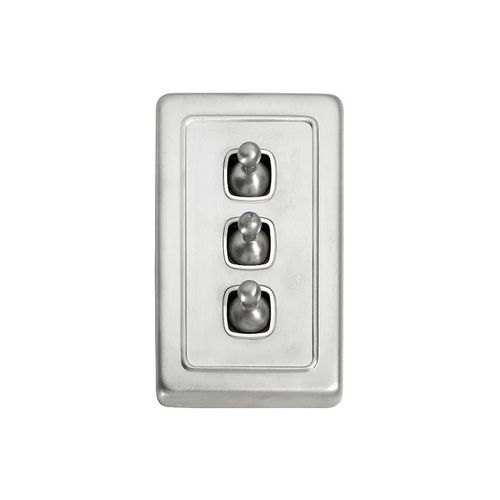 SWITCH - TOGGLE 3 GANG SC WH 72X115MM TR