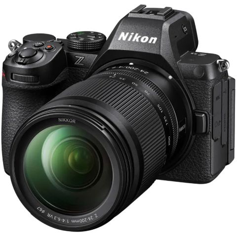 Nikon Z5 II + Nikkor Z 24-200mm F/4-6.3 VR Kit