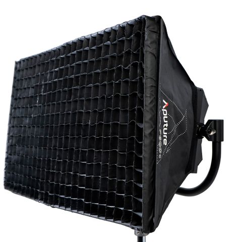 Aputure Nova P600C Softbox + Grid & Case