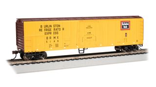 Bachmann Burlington #5149 50ft Steel Reefer Refrigerator Express. HO