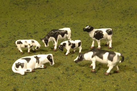 Bachmann Cows Black & White, 6 Figures.HO Scale